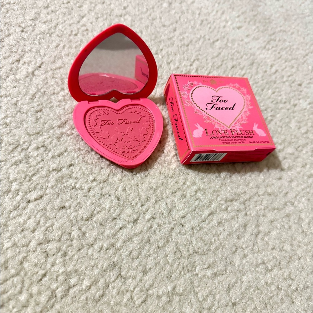 BRAND NEW Too Faced Pink Heart-Shaped Blush Compact/shade / HOW DEEP IS UR LOVE